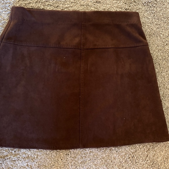 Max Studio faux brown suede mini skirt - Picture 3 of 5